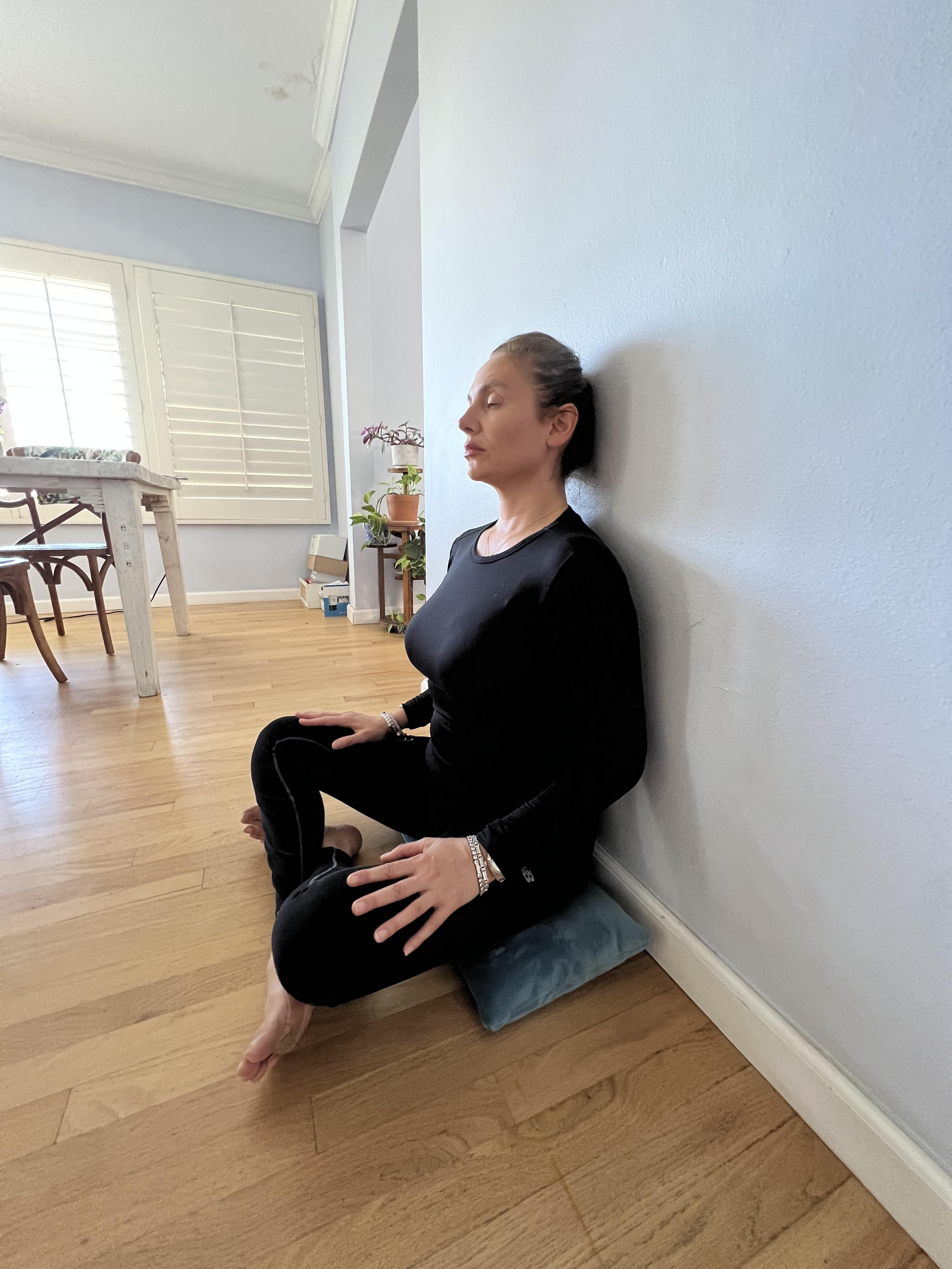 Yoga stretch to flatten the lower back